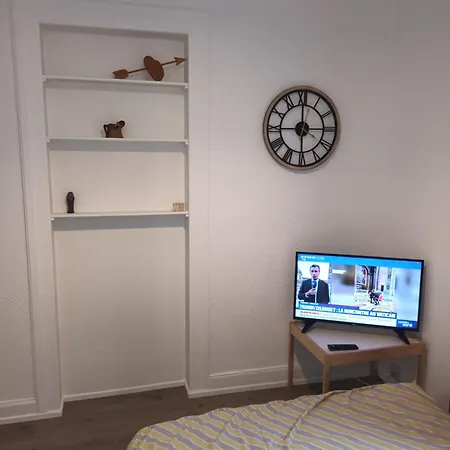 Entier Au Rdc - Ideal Pour Travailleurs Ou Voyageurs En Famille Jusqu A 5 Apartment