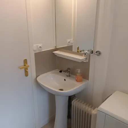 Entier Au Rdc - Ideal Pour Travailleurs Ou Voyageurs En Famille Jusqu A 5 Apartment *