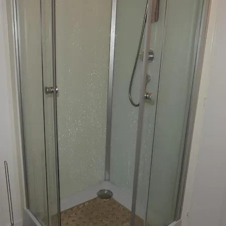 Entier Au Rdc - Ideal Pour Travailleurs Ou Voyageurs En Famille Jusqu A 5 Apartment *